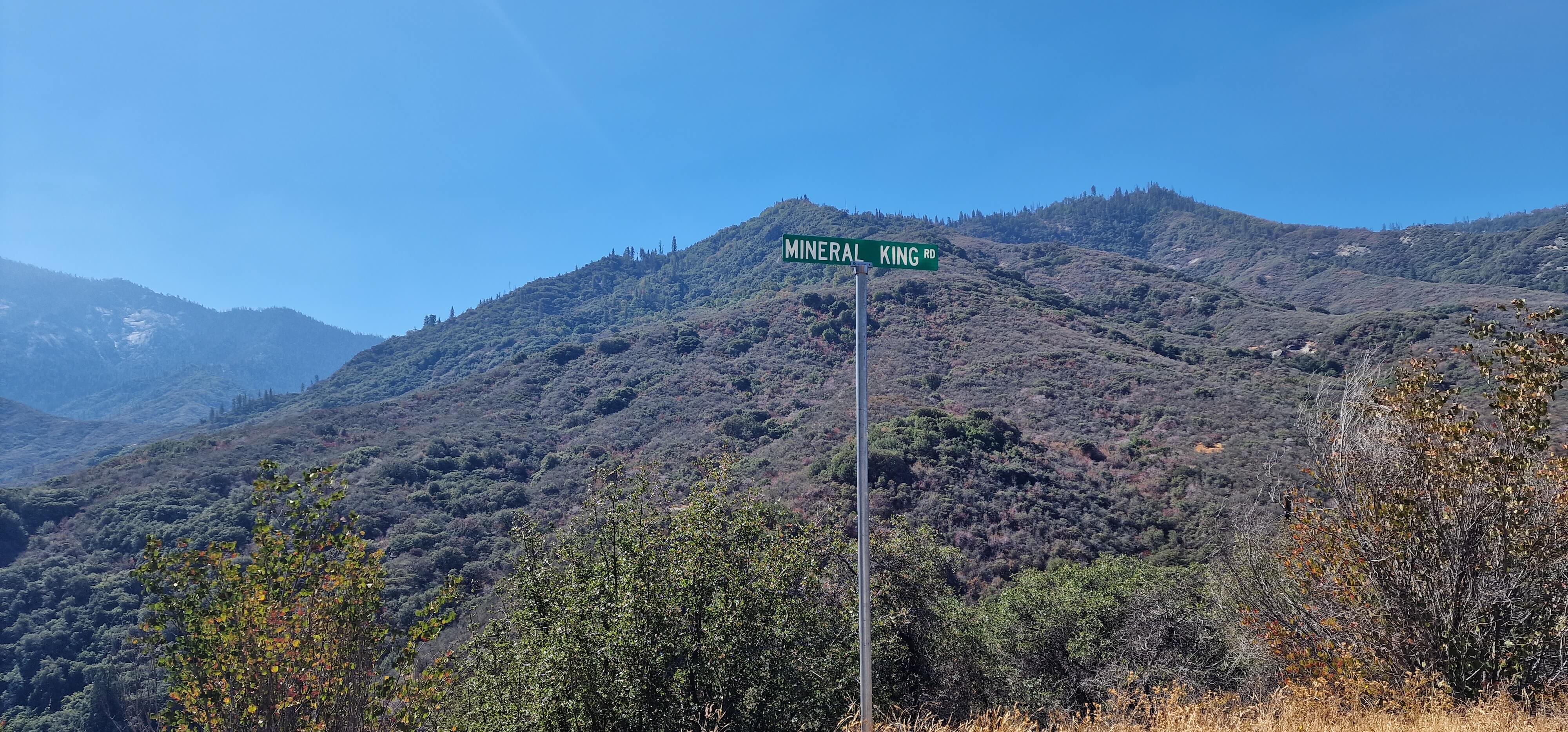 Die Mineral King Road führt von Three Rivers zum Silver City Mountain Resort